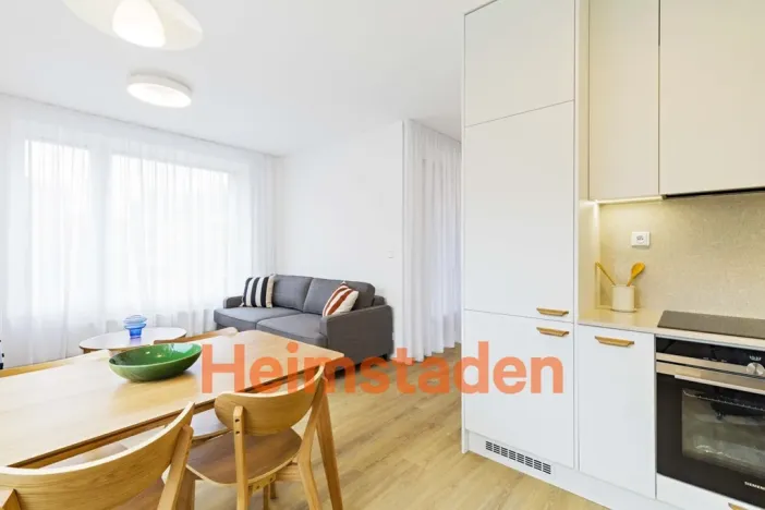 Pronájem bytu 2+kk, Praha - Holešovice, U Pergamenky, 48 m2