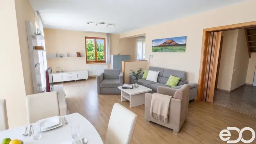 Pronájem rodinného domu, Nedabyle, 229 m2