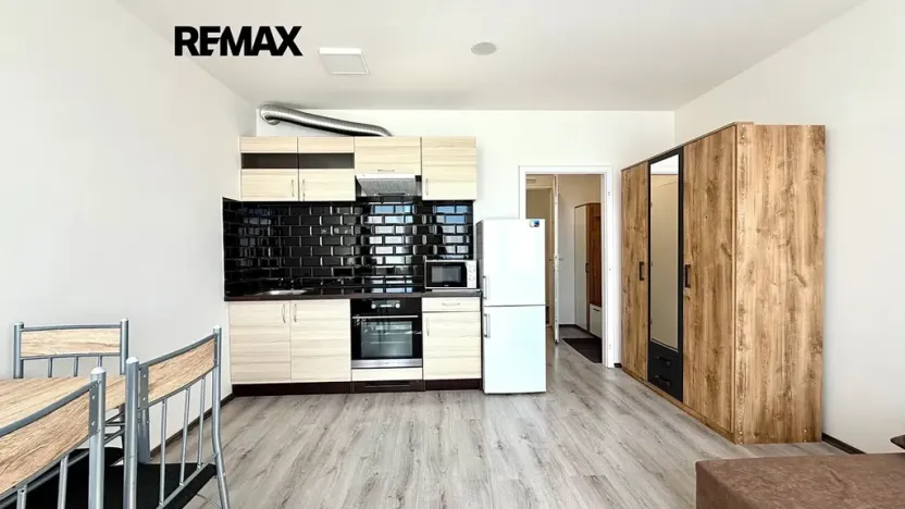 Pronájem bytu 1+kk, Praha - Vinohrady, Perucká, 25 m2