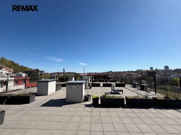 Pronájem bytu 1+kk, Praha - Vinohrady, Perucká, 25 m2