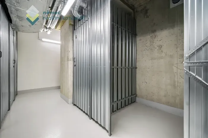 Pronájem bytu 1+kk, Praha - Kamýk, Hodkovická, 30 m2