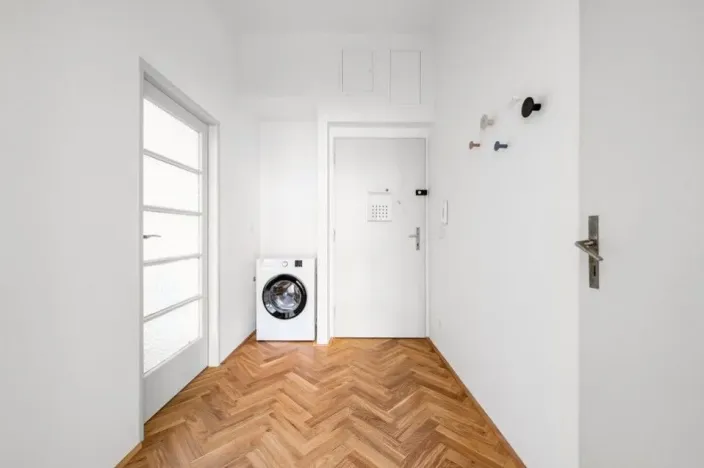 Pronájem bytu 2+kk, Praha - Karlín, Sokolovská, 69 m2