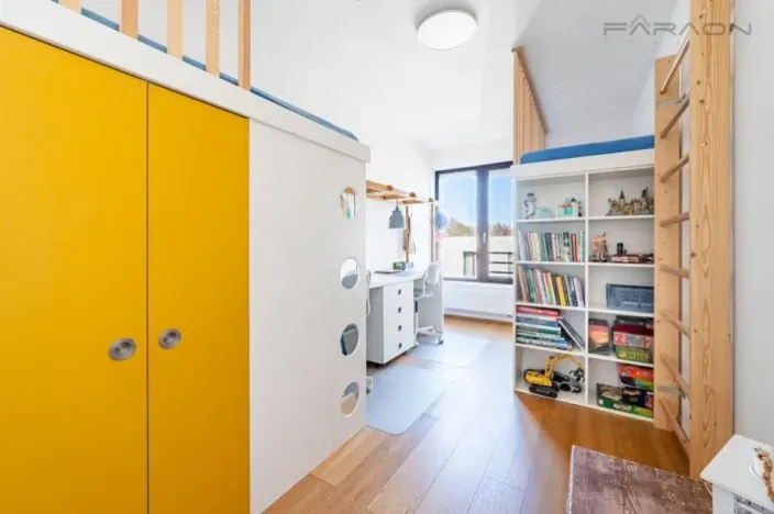 Prodej bytu 3+kk, Praha - Hloubětín, Nademlejnská, 86 m2