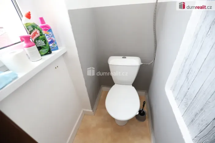 Prodej bytu 2+1, Cheb, Valdštejnova, 68 m2