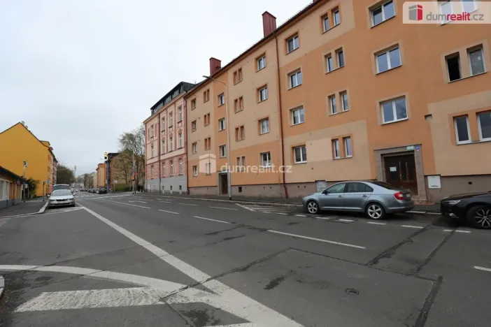 Prodej bytu 2+1, Cheb, Valdštejnova, 68 m2