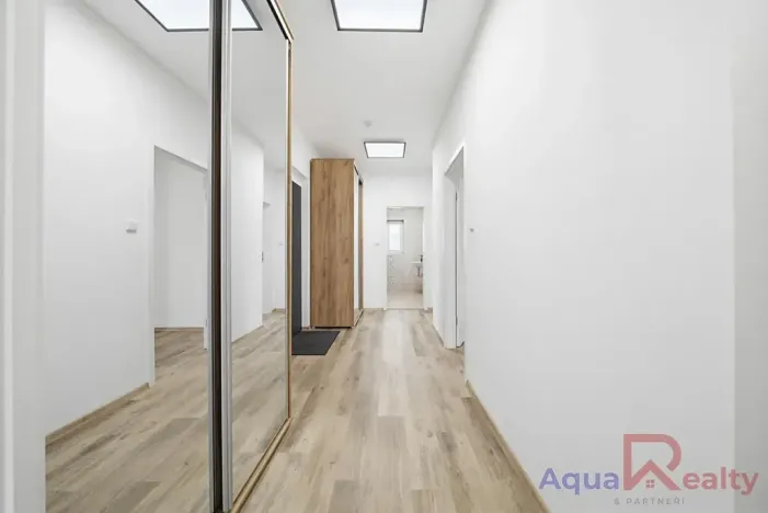 Pronájem bytu 3+kk, Karlovy Vary, Dubová, 83 m2