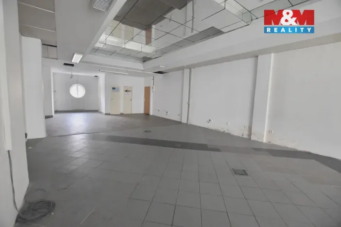 Pronájem obchodního prostoru, Pardubice, Dašická, 155 m2