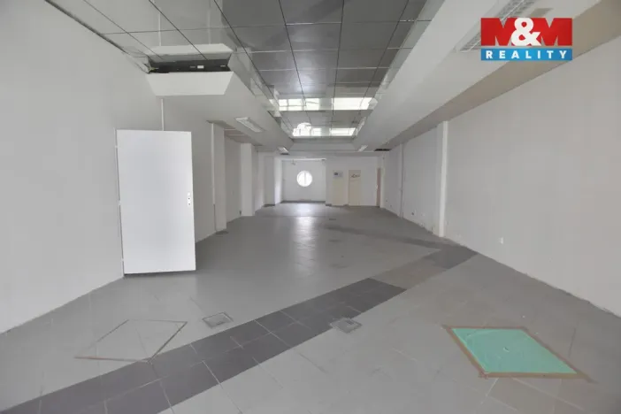 Pronájem obchodního prostoru, Pardubice, Dašická, 155 m2