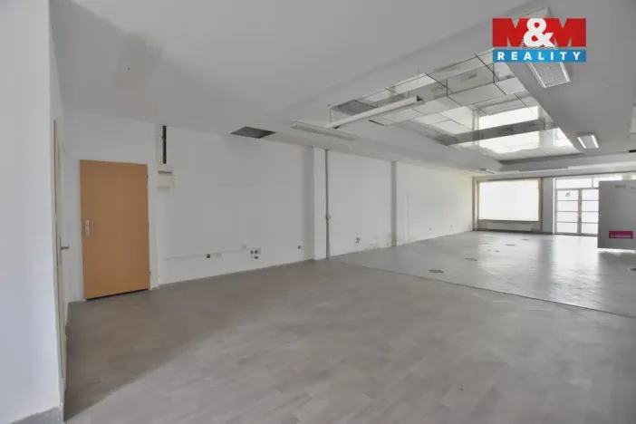 Pronájem obchodního prostoru, Pardubice, Dašická, 155 m2