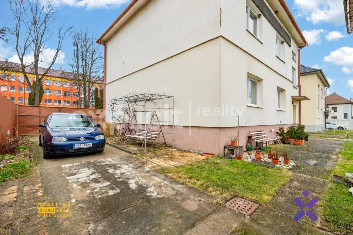 Prodej bytu 3+1, Bánov, 76 m2