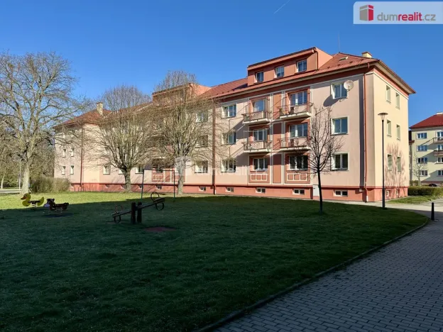 Prodej bytu 2+1, Ostrov, Hlavní třída, 75 m2