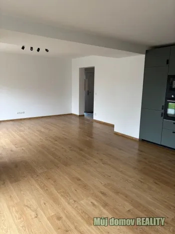 Pronájem rodinného domu, Praha - Klánovice, Lovčická, 120 m2