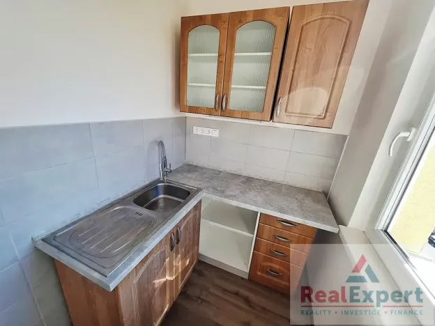 Pronájem bytu 1+1, Praha - Háje, Matúškova, 30 m2