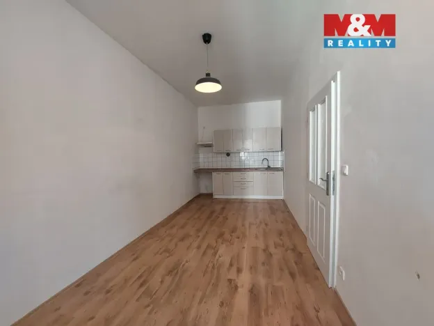 Pronájem bytu 2+kk, Kolín - Kolín I, Husova, 35 m2