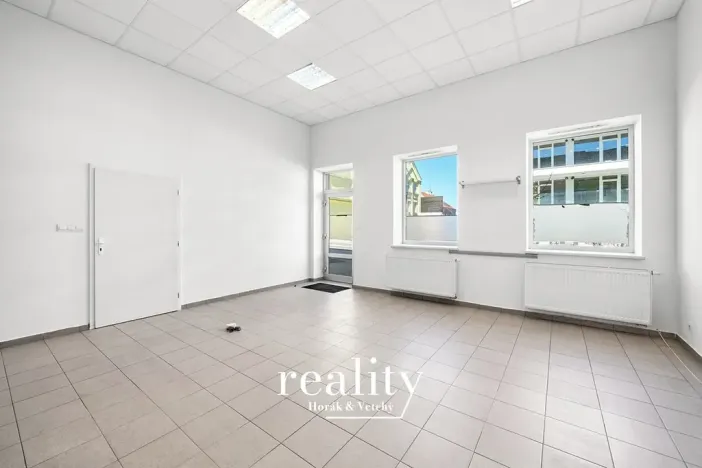 Pronájem kanceláře, Znojmo, Jarošova, 30 m2