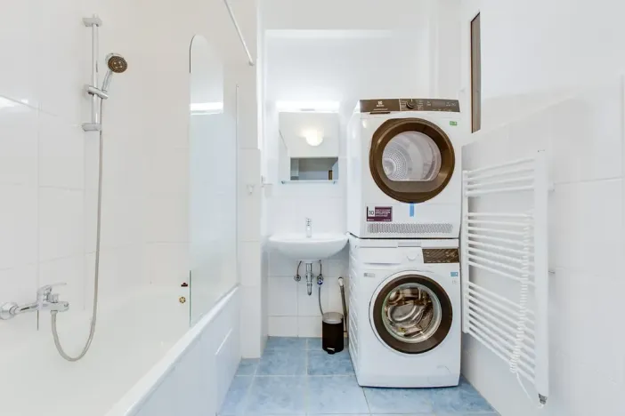 Pronájem bytu 1+kk, Praha, Sokolovská, 27 m2