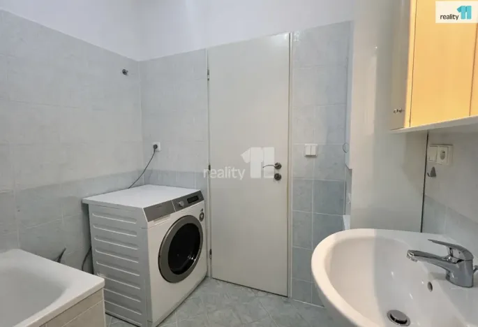 Pronájem bytu 1+kk, Praha - Michle, Pod Bohdalcem I, 49 m2