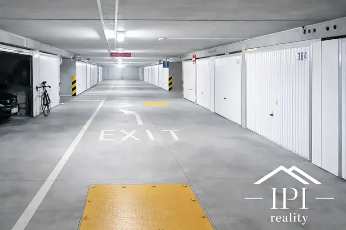 Pronájem garáže, Praha - Hlubočepy, Štěpařská, 18 m2