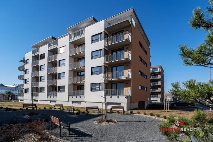 Pronájem bytu 2+kk, Hradec Králové - Nový Hradec Králové, Antonína Petrofa, 50 m2