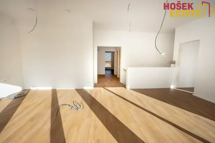 Prodej rodinného domu, Holubice, 197 m2