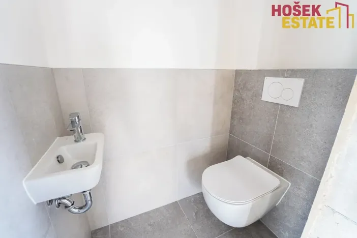 Prodej rodinného domu, Holubice, 197 m2