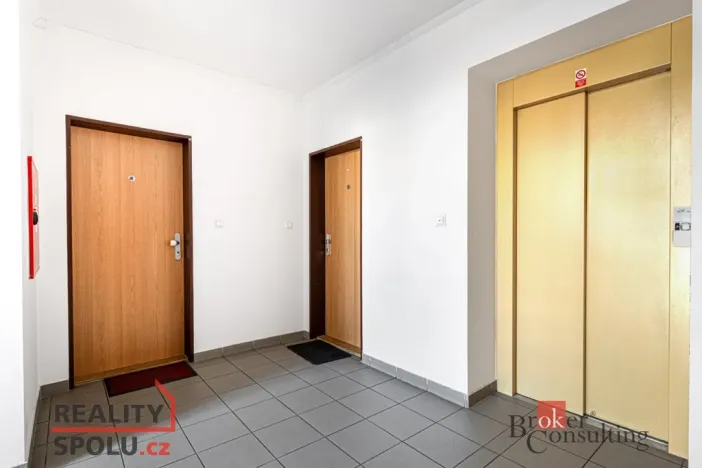 Pronájem bytu 2+kk, Liberec - Liberec VI-Rochlice, Nádvorní, 56 m2