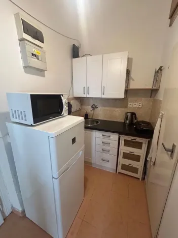 Pronájem bytu 1+kk, Praha - Smíchov, Zoubkova, 27 m2