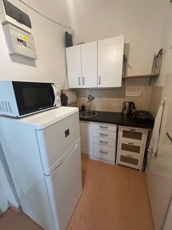 Pronájem bytu 1+kk, Praha - Smíchov, Zoubkova, 27 m2