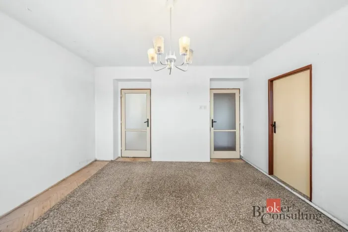 Prodej bytu 2+1, Radnice, Sídliště, 56 m2