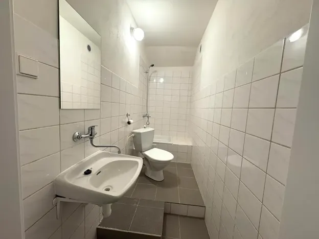 Pronájem kanceláře, Praha - Strašnice, Saratovská, 110 m2