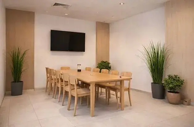 Pronájem restaurace, Praha - Malešice, U tvrze, 180 m2