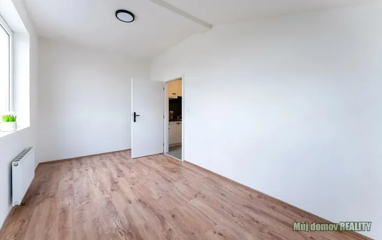 Pronájem bytu 2+1, Praha - Břevnov, Na břevnovské pláni, 30 m2