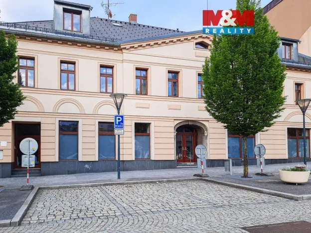 Pronájem obchodního prostoru, Jeseník, Masarykovo nám., 335 m2
