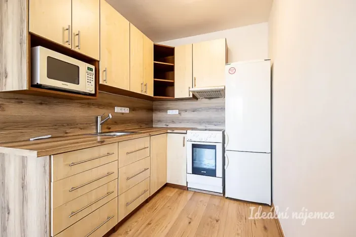 Pronájem bytu 2+kk, Praha - Černý Most, Kpt. Stránského, 46 m2