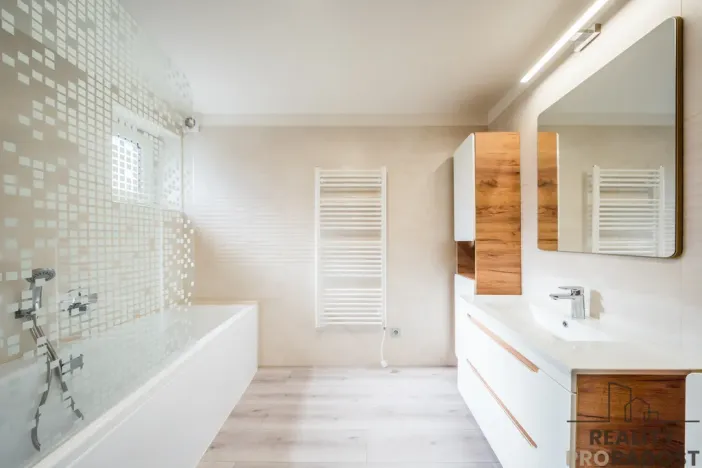 Prodej rodinného domu, Čejkovice, V Sadech, 180 m2