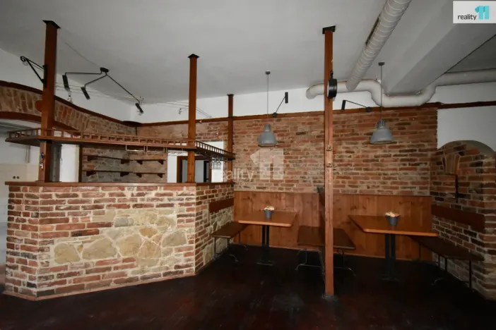 Pronájem restaurace, Náchod, Masarykovo náměstí, 232 m2