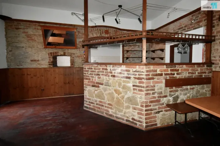 Pronájem restaurace, Náchod, Masarykovo náměstí, 232 m2
