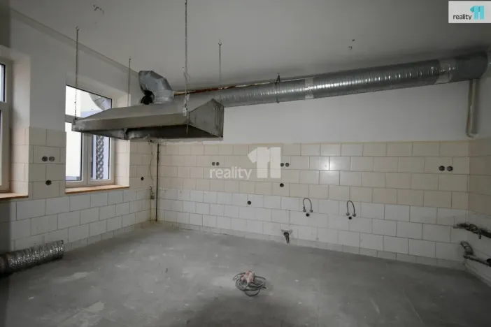 Pronájem restaurace, Náchod, Masarykovo náměstí, 232 m2