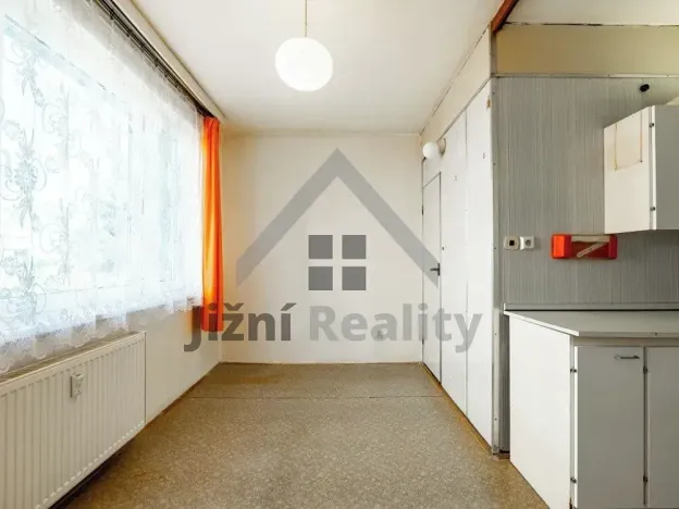 Prodej bytu 3+1, Volary, Sídl. Míru, 69 m2