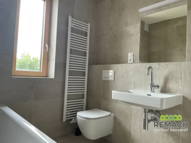 Pronájem bytu 2+kk, Veselí nad Moravou, náměstí 24. dubna, 55 m2