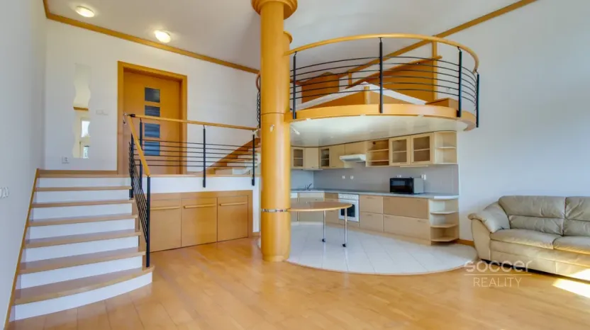 Pronájem atypického bytu, Praha - Prosek, Na pokraji, 68 m2