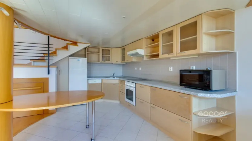 Pronájem atypického bytu, Praha - Prosek, Na pokraji, 68 m2