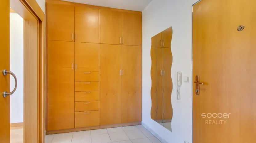 Pronájem atypického bytu, Praha - Prosek, Na pokraji, 68 m2