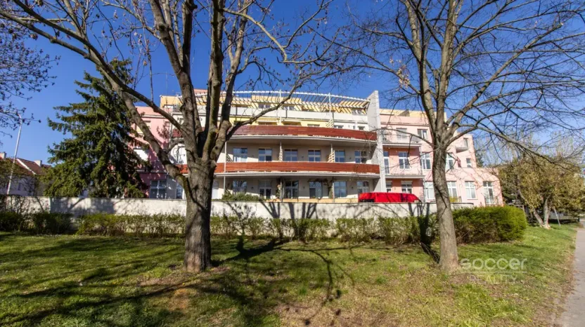 Pronájem atypického bytu, Praha - Prosek, Na pokraji, 68 m2