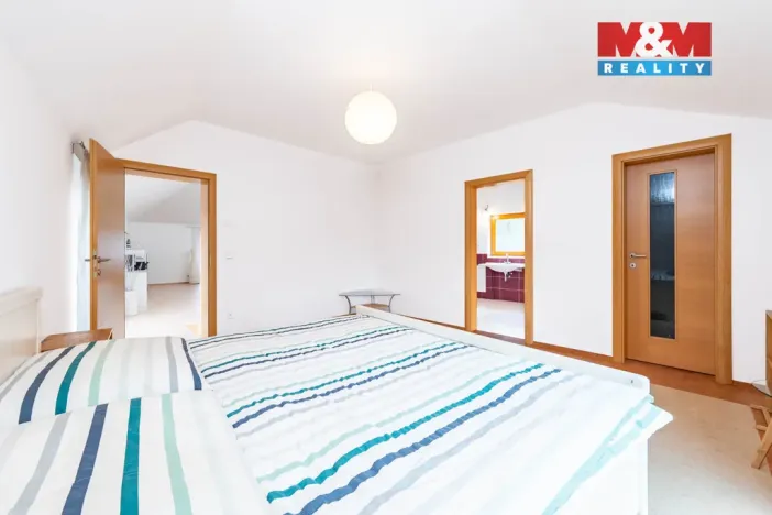 Prodej rodinného domu, Praha - Dejvice, V Šáreckém údolí, 230 m2