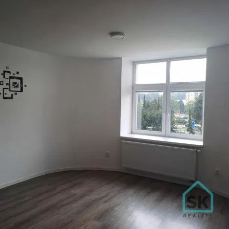 Pronájem bytu 2+kk, Krnov - Pod Bezručovým vrchem, nám. Minoritů, 54 m2