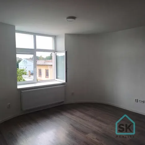 Pronájem bytu 2+kk, Krnov - Pod Bezručovým vrchem, nám. Minoritů, 54 m2