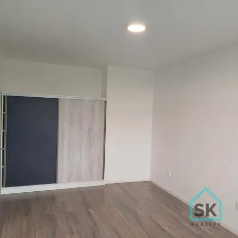 Pronájem bytu 2+kk, Krnov - Pod Bezručovým vrchem, nám. Minoritů, 54 m2