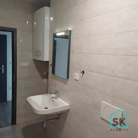 Pronájem bytu 2+kk, Krnov - Pod Bezručovým vrchem, nám. Minoritů, 54 m2