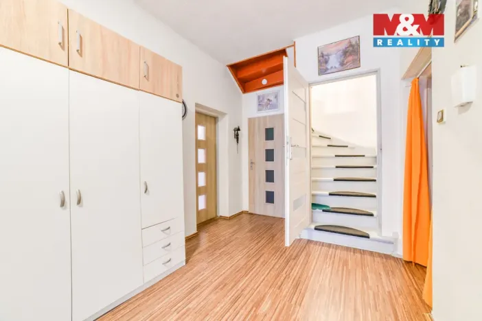 Prodej rodinného domu, Podhradí, 165 m2